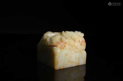 A WHITE AND RUSSET JADE SEAL, 18TH/19TH CENTURY