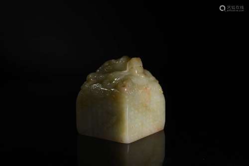 A PALE CELADON AND RUSSET JADE SEAL,18TH CENTURY