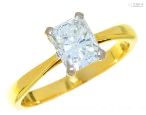 A DIAMOND SOLITAIRE RING the radiant cut diamond approx 1.02ct, E colour, VS2 clarity, in 18ct gold,