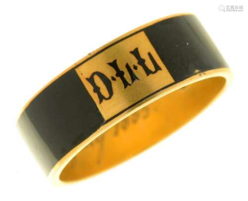 A VICTORIAN GOLD AND BLACK ENAMEL MOURNING RING, 1885 with enamel initials D.L.L and engraved In