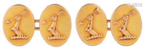 A PAIR OF GOLD CUFF LINKS, C1900 crested, 1.5 x 1.2cm, unmarked, morocco case, 9.8g++Good quality