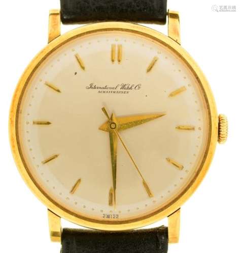 AN INTERNATIONAL WATCH CO 18CT GOLD GENTLEMAN'S WRISTWATCH 3.3.cm++Good condition and working order,