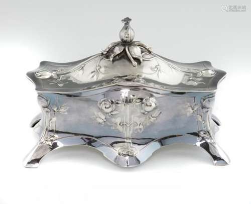 A WMF JUGENDSTIL SILVER PLATED FLOWER CASKET, C1905 lined in blue plush, 23.5cm l, stamped marks