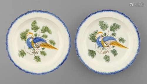 A PAIR OF PEARLWARE 'PEAFOWL' PLATES, C1810-20 painted in the Pratt palette with a stylised bird and