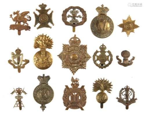 A COLLECTION OF BRITISH REGIMENTAL AND OTHER MILITARY CAP BADGES, LATE 19TH C-C1930 approx 300