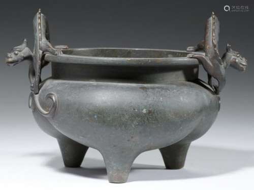 A CHINESE BRONZE DRAGON HANDLED TRIPOD CENSER QING DYNASTY, 19TH C traces of gilding, 17.5cm h,