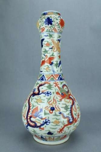 Large Ming DouCai Dragon Vase WanLi Mark Period