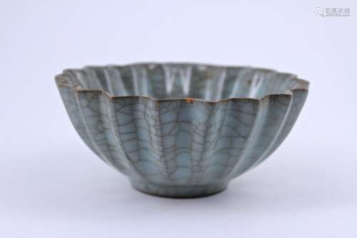 GuanYao Crackle Porcelain Bowl Song Period