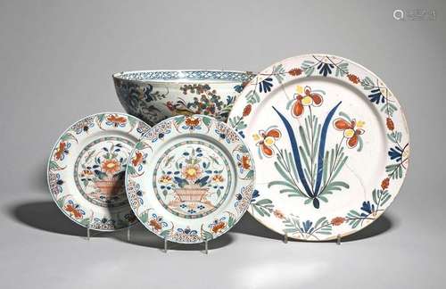 A near pair of Lambeth delftware plates mid 18th c…