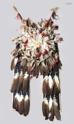 ΛA Sioux feather dance bustle Plains cloth, rawhid…