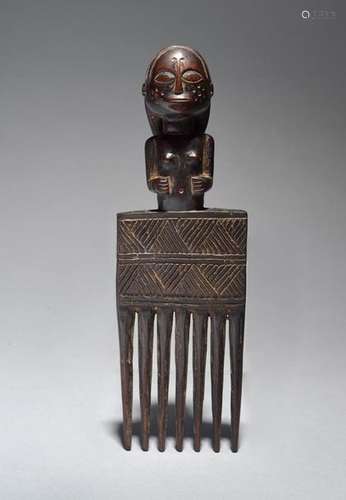 A Chokwe figural comb Angola the half female figur…