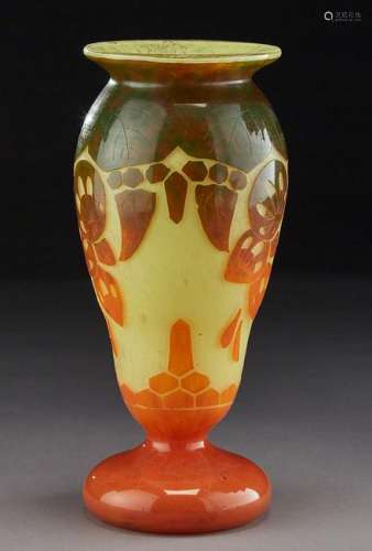Le Verre Francaise cameo glass vase,