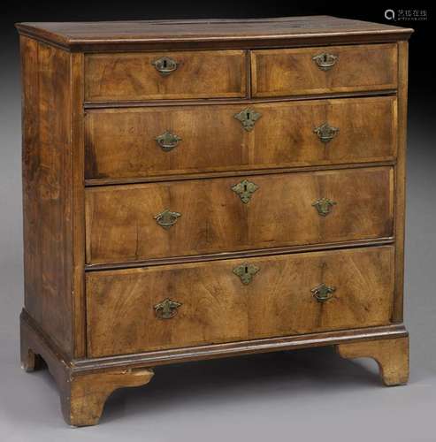 Early Georgian mixed wood 5-drawer chest with