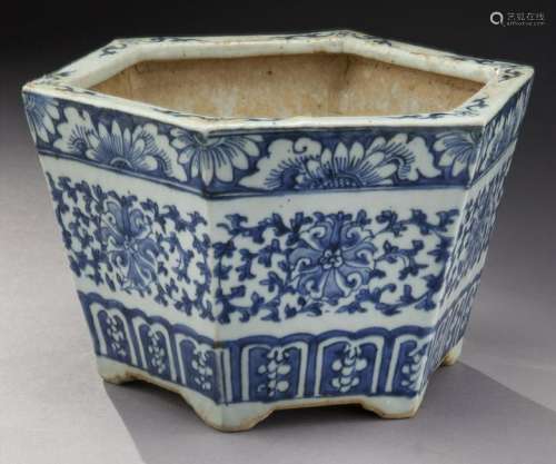 Chinese Qing blue & white hexagonal porcelain