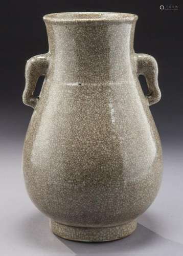 Chinese Qing crackle glaze celadon vase,