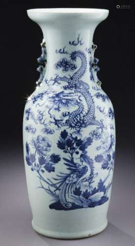Chinese Qing blue & white porcelain vase,