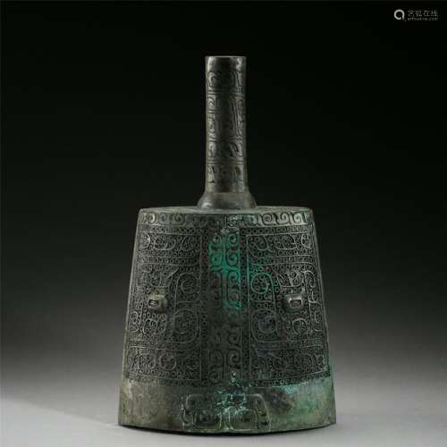 CHINESE ANCIENT BRONZE HANDLED BELL