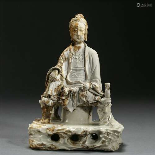 CHINESE PORCELAIN DING WARE WHITE GLAZE SEATED GUANYIN