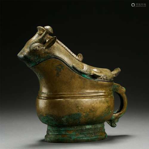 CHINESE BRONZE BEAST LIDDED JUE VASE