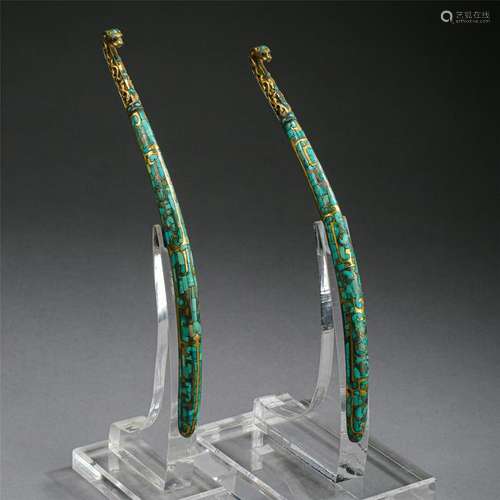 PAIR OF CHINESE TURQUOISE GOLD INLAID BRONZE DRAGON