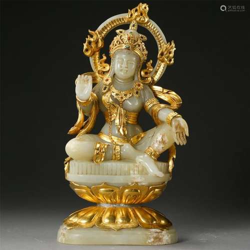 CHINESE GREY JADE SEATED GUANYIN WITH GOLD DECROTATION