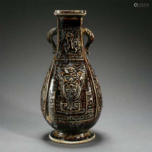 CHINESE PORCELAIN DING WARE BLACK GLAZE HANDLED VASE