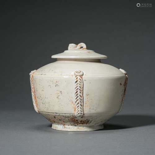 CHINESE PORCELAIN DING WARE WHITE GLAZE LIDDED JAR