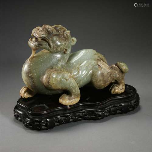 CHINESE CELADON JADE BEAST TABLE ITEM