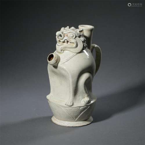 CHINESE PORCELAIN DING WARE WHITE GLAZE LION KETTLE