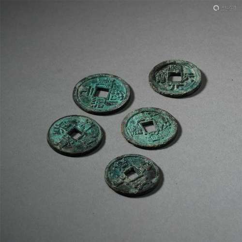 FIVE CHINESE BRONZE COINS