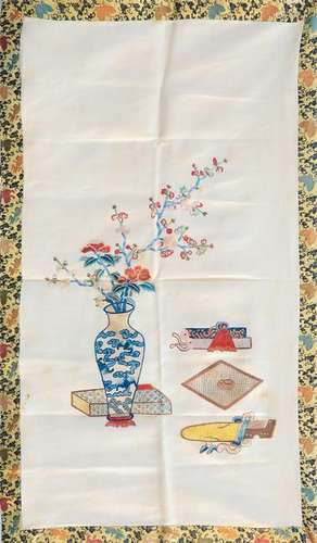 CHINESE EMBROIDERY TAPESTRY OF FLOWER IN VASE