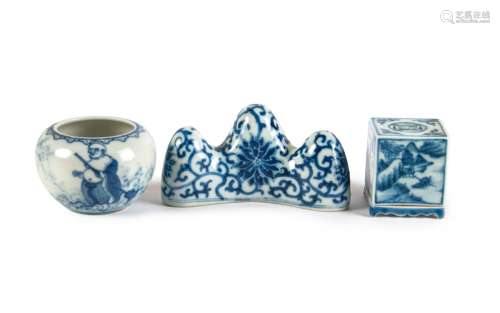 BLUE AND WHITE PORCELAIN SCHOLARS SET