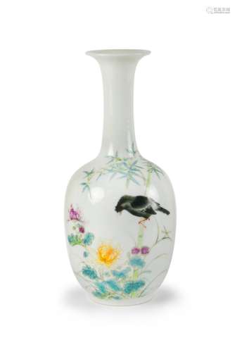 A CHINESE FAMILLE ROSE MAGPIE VASE