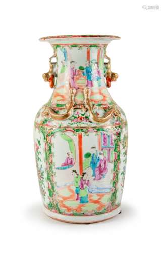 FAMILLE ROSE MANDARIN GILDED VASE