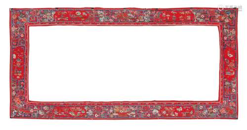 EMBROIDERED TAPESTRY BORDER