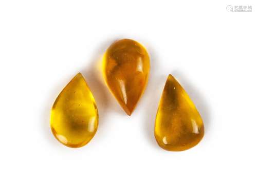 GROUP OF THREE DOMINICAN AMBER