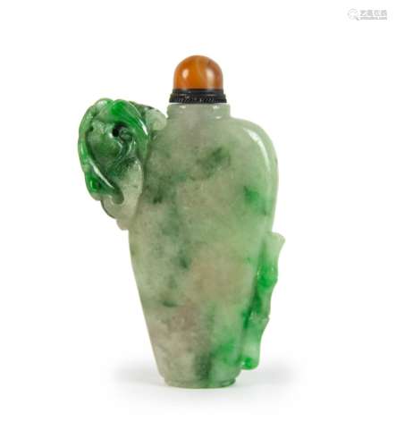 CARVED JADE LOTUS PATTERN SNUFF BOTTLE