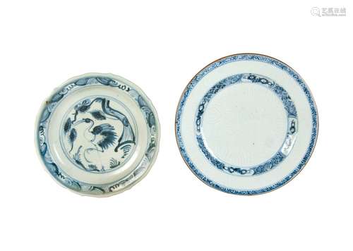 PAIR OF BLUE AND WHITE PATTERN DISH