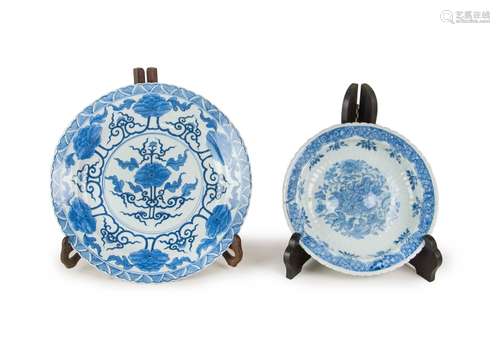 PAIR OF BLUE AND WHITE SCALLOP PEONY DISH