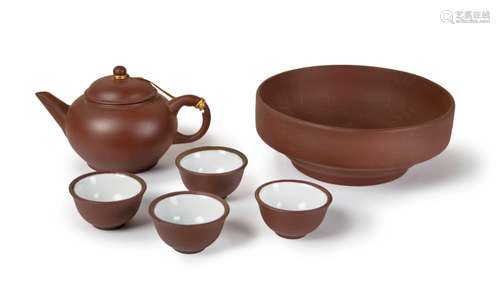 YIXING CLAY TEA SET AND DISH