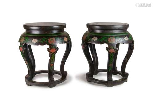 PAIR OF CLOISONNE TOPPED STOOLS