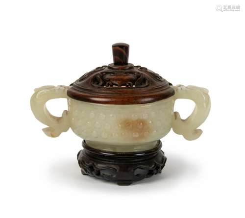 A CHINESE JADE CENSER WITH WOOD LID