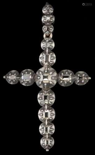 Croix sertie de diamants en table Travail fin XVIIIe s, argent e