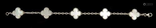 Van Cleef and Arpels, Alhambra, bracelet serti de cinq motifs en