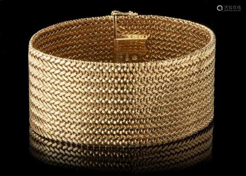 Vacheron & Constantin, bracelet manchette souple Or 750, L 18 cm