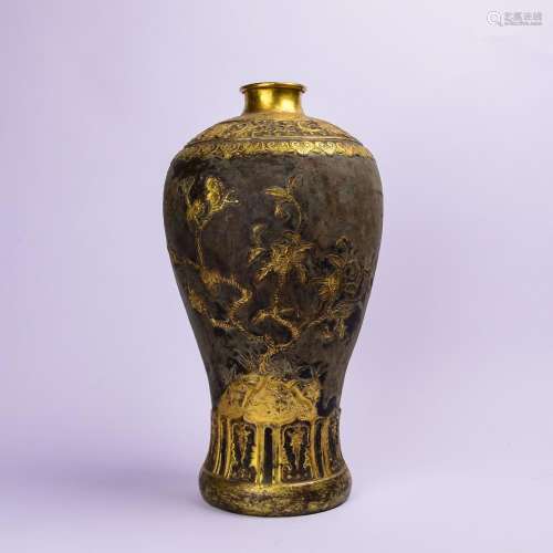 A CARVED GILT-BRONZE MEIPING.MARK OF QIANLONG