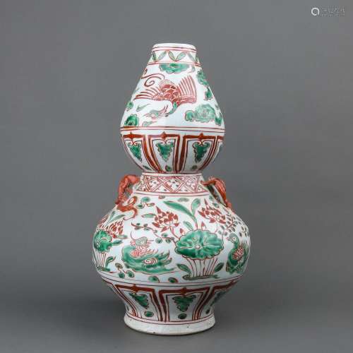 A WUCAI DOUBLE-GOURD VASE.ANTIQUE