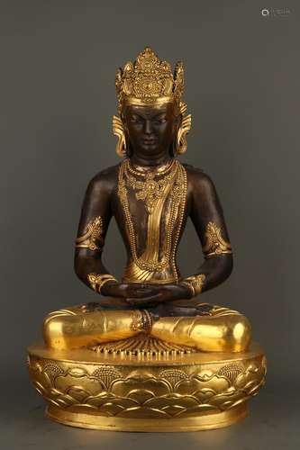 A GILT-BRONZE FIGURE OF AMITAYUS.ANTIQUE