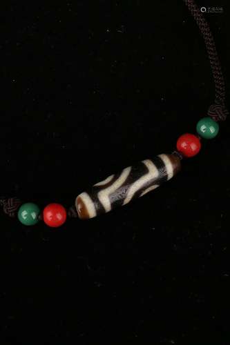 A DZI NECKLACE