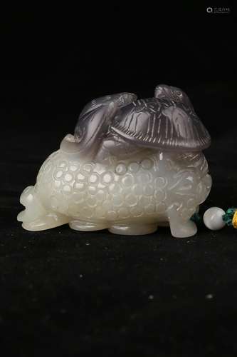 A CARVED JADE TURTLE GROUP